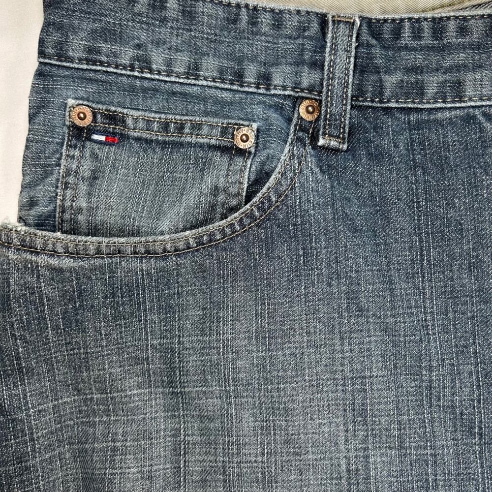 Tommy Hilfiger Freedom Fit Mens Blue Straight Leg Jeans 36x30 Medium Wash - Picture 6 of 14